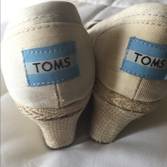 Toms wedge shoes size 5.5 - Picture 2 of 4